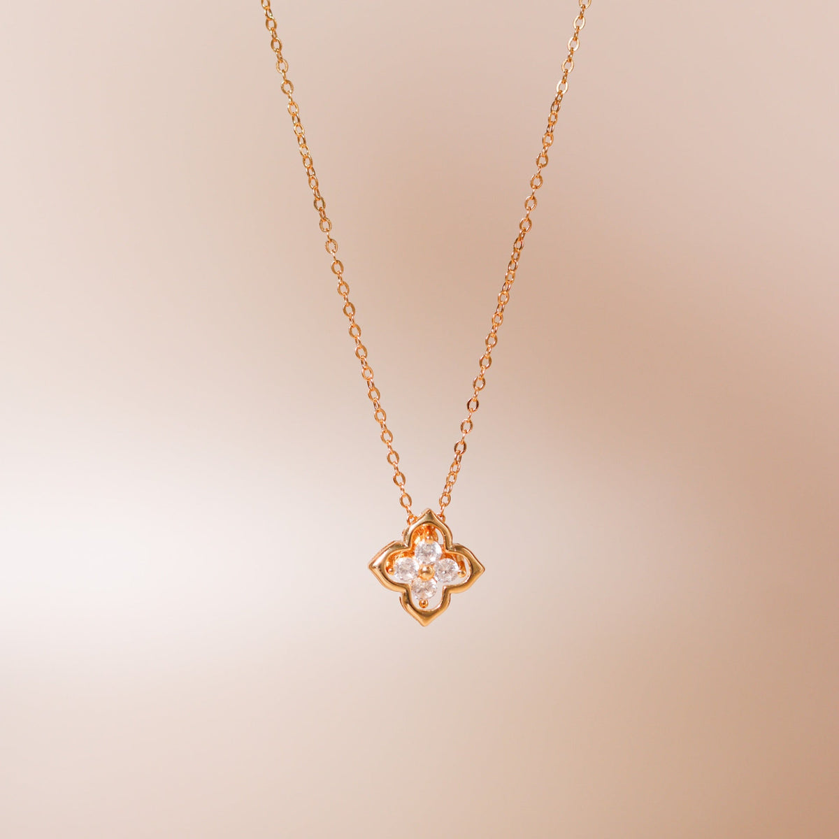 ELOREVA 18K Gold or Platinum Plated Four Leaf Clover Necklace – 925 Sterling Silver
