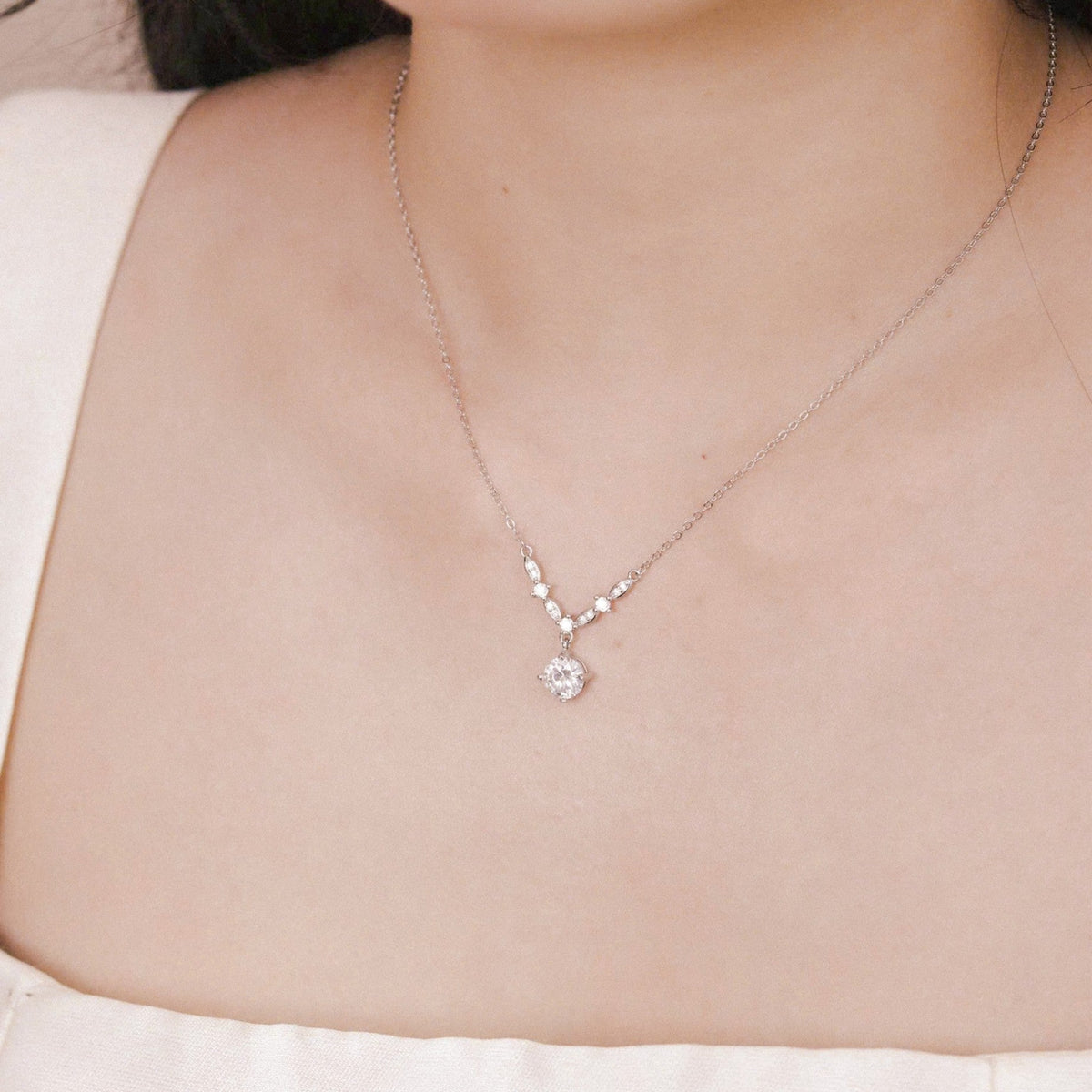 ELOREVA Yuna Dew Drop Necklace – Platinum Plated 925 Sterling Silver