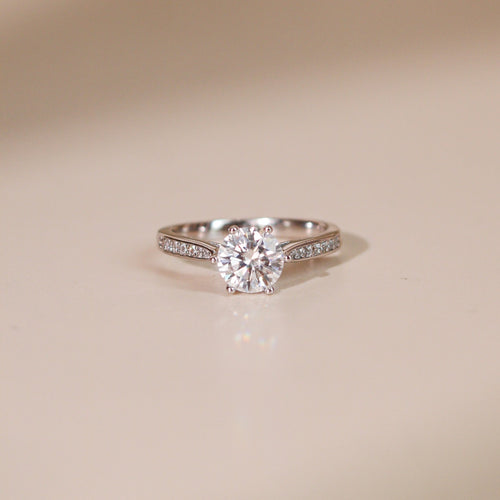 ELOREVA 6.5mm Moissanite Ring GRA – Platinum Plated 925 Sterling Silver