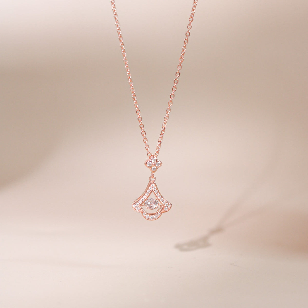 ELOREVA Amelia Fan Necklace – 18K Rose Gold Plated 925 Sterling Silver