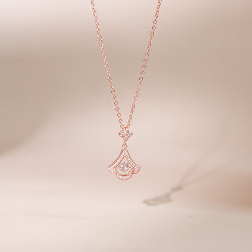 ELOREVA Amelia Fan Necklace – 18K Rose Gold Plated 925 Sterling Silver