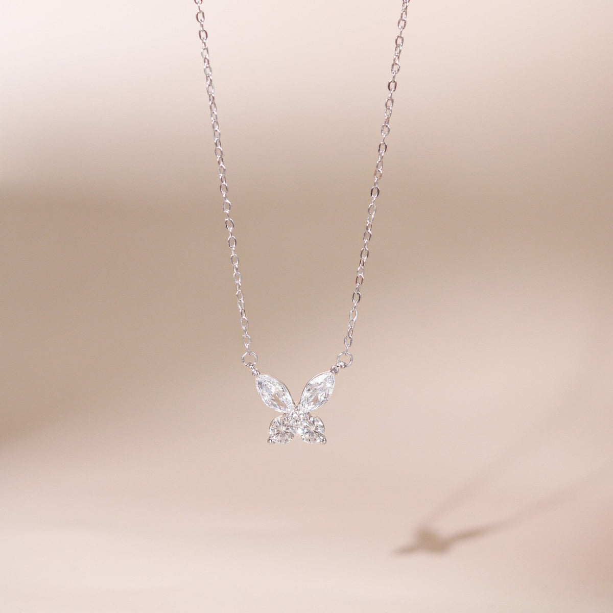 ELOREVA Lynn Butterfly Moissanite Necklace 4mm – Platinum Plated 925 Sterling Silver (GRA Certified)