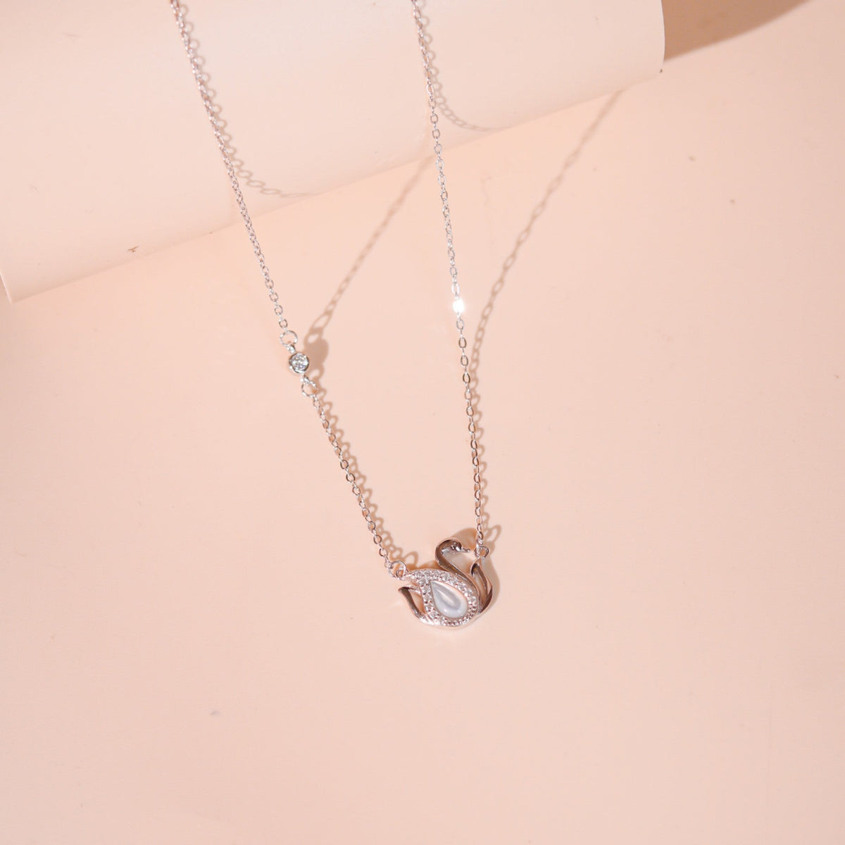 ELOREVA Alina Swan Necklace – Platinum Plated 925 Sterling Silver