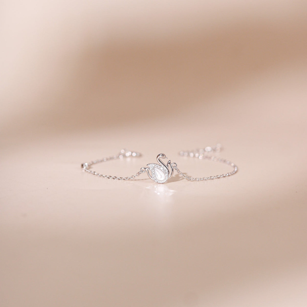 ELOREVA Alina Swan Bracelet – Platinum Plated 925 Sterling Silver