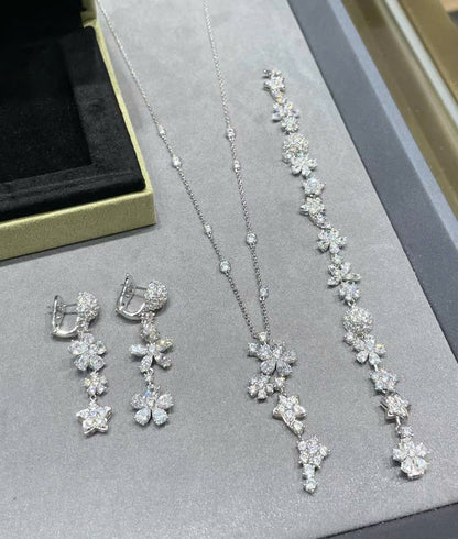 18K Celestial Folie Des Pr̩s Pendant Necklace