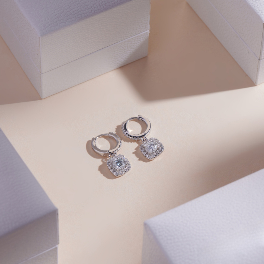 ELOREVA Square Moissanite Stud Earrings 5mm – Platinum Plated 925 Sterling Silver (GRA Certified)
