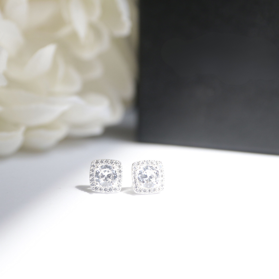 ELOREVA Square Moissanite Stud Earrings 6mm – Platinum Plated 925 Sterling Silver (GRA Certified)